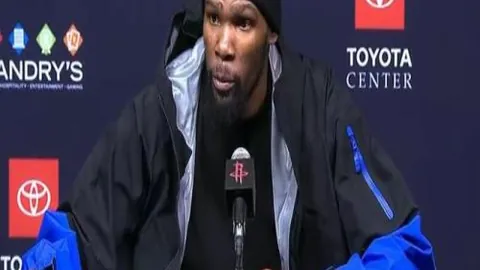 “勒沃库森确认：埃尔莫索手术顺利，赛季报销”